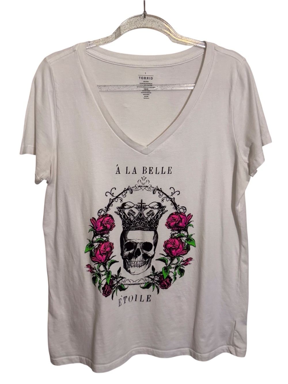 Torrid Size 1X White Skull Graphic Tee Punk Gothic Floral Cotton Top V-Neck